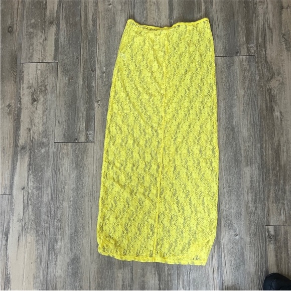 Lovers & Friends Lace Skirt - Picture 6 of 8